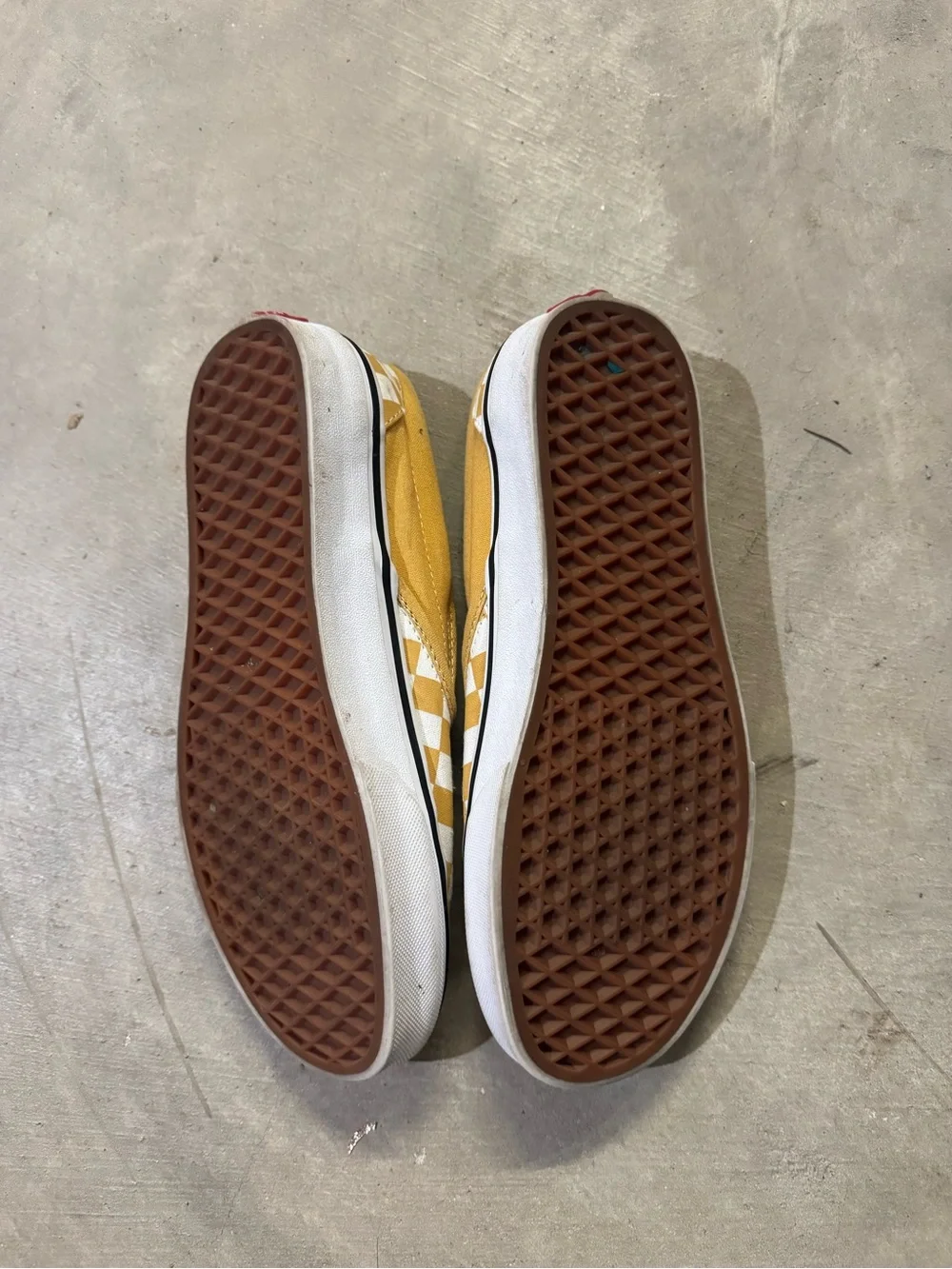 Vans ladies Checkerboard Slip-On Sneakers in Yellow and White sz 9.5